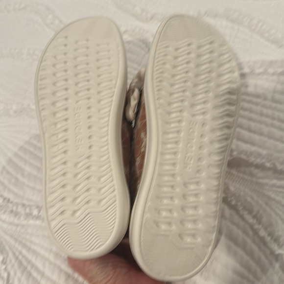 Hey Dude Floral Lace-Up Sneakers - Brown and White - Picture 4 of 4